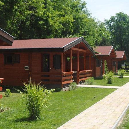 Villa Hedi Vendeghaz Дунакилити Экстерьер фото