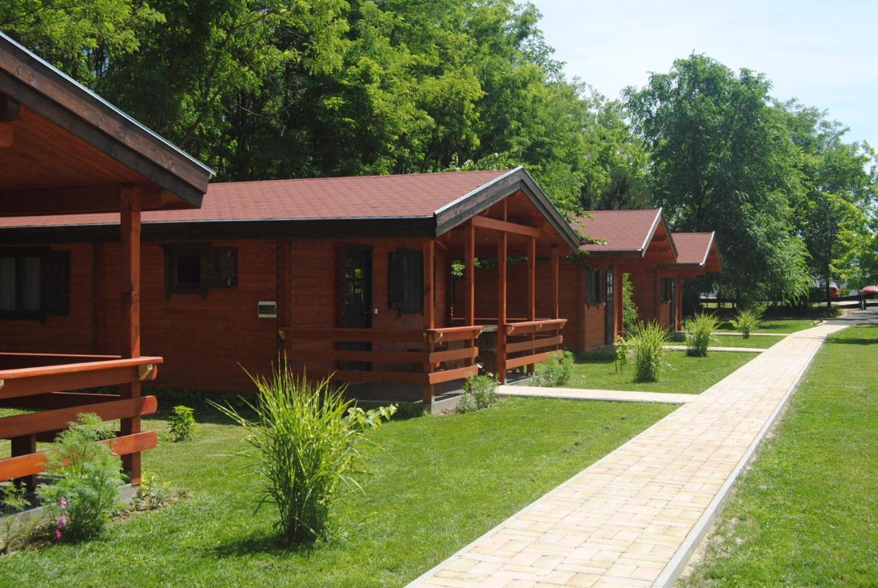 Villa Hedi Vendeghaz Дунакилити Экстерьер фото